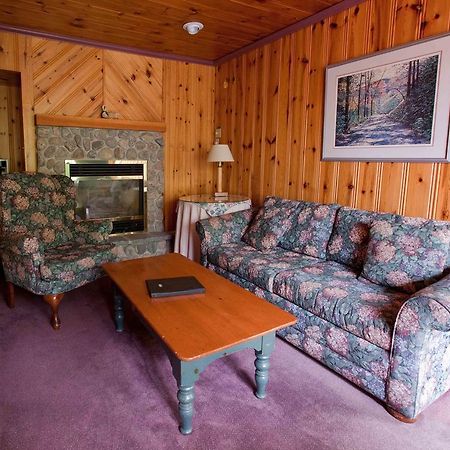 Pow Wow Point Lodge Huntsville Exteriér fotografie