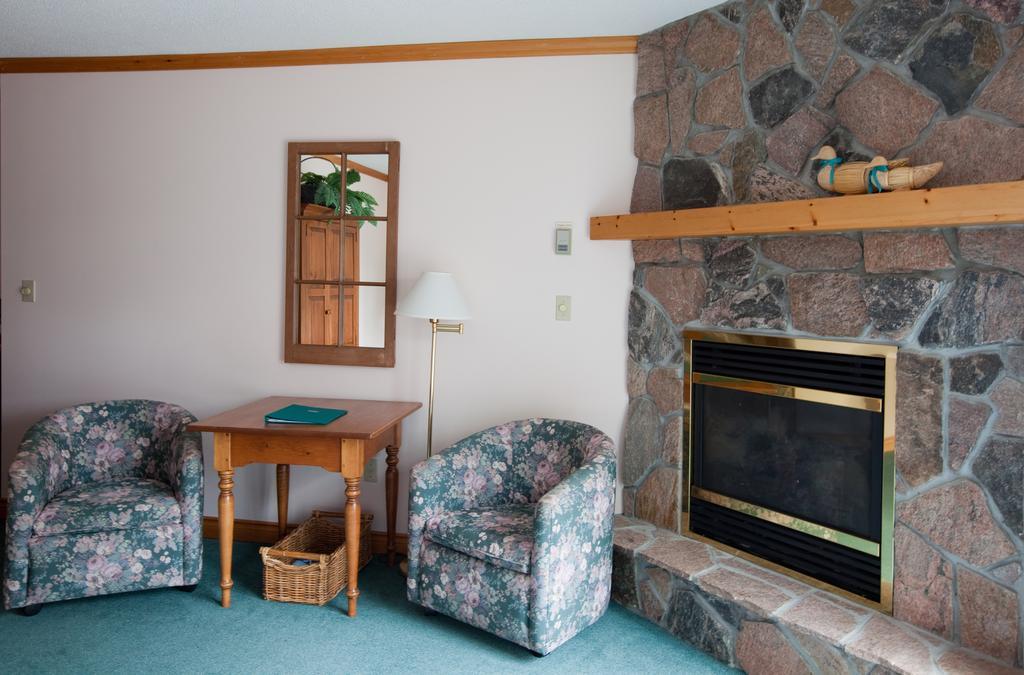 Pow Wow Point Lodge Huntsville Pokoj fotografie