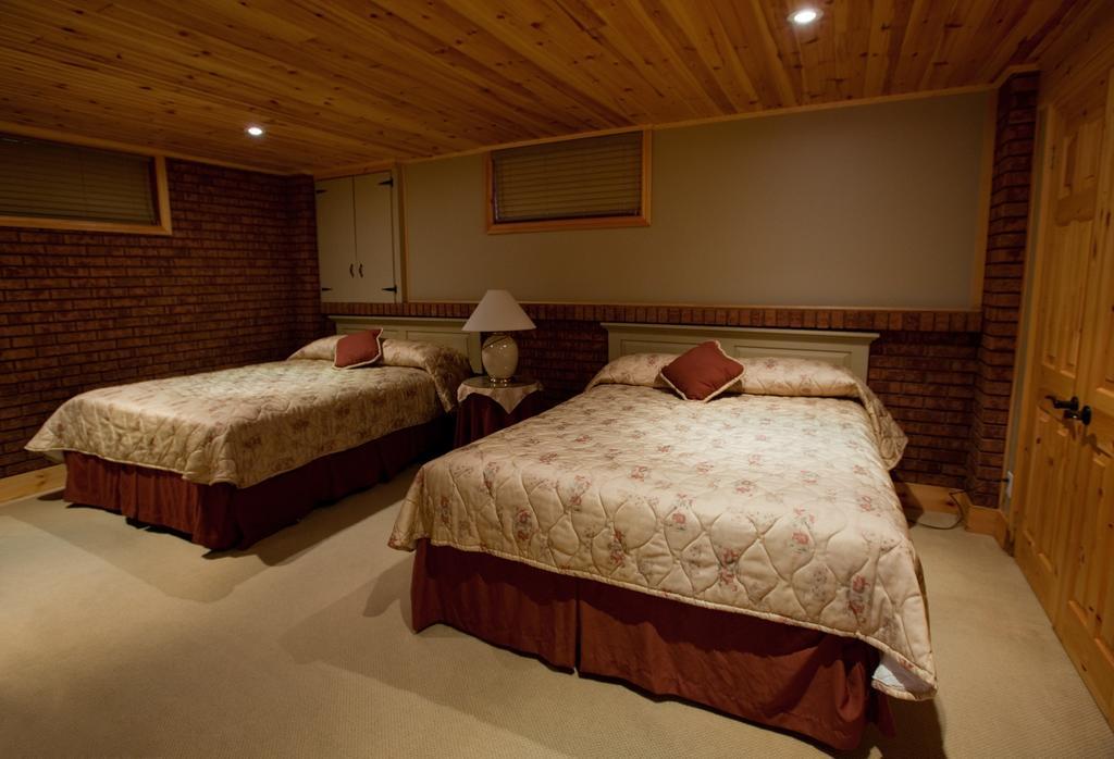 Pow Wow Point Lodge Huntsville Pokoj fotografie